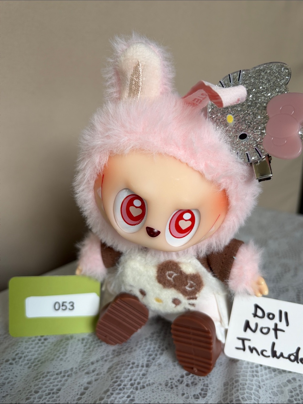 053,4 Piece Outfit for Labubu doll includes Hello Kitty Clip(Doll Not included)